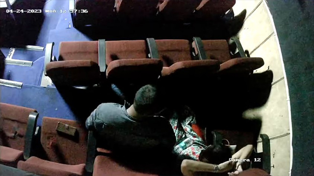 Couple in Theatre Giving Blowjob Boobs Sucking Viral Pron Videos